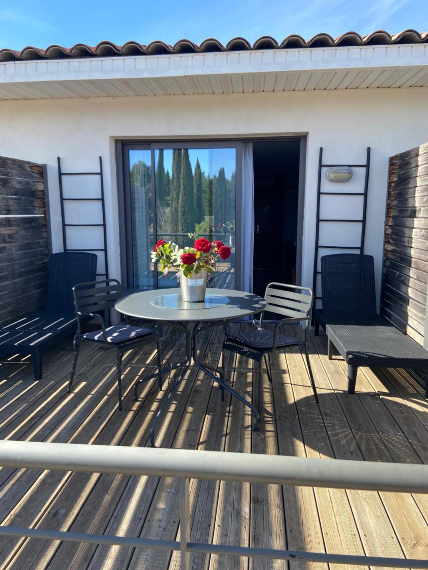 Les Terrasses D'Aix - Studio Avec Grande Terrasse Privee Éguilles Esterno foto